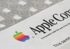 Як купити акції Apple. Біржа ПФТС включила акції Apple до біржового списку
