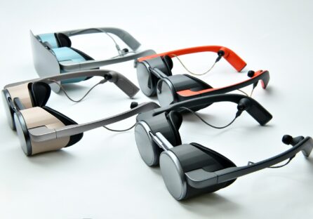 Panasonic представила VR-окуляри з зображенням надвисокої чіткості і технологією HDR