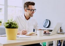 Кращі біржі фрілансу для пошуку роботи. Як почати працювати віддалено