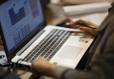 Кейси Adidas, Tesla і Uber. Чого навчають антикризові заходи великих компаній?