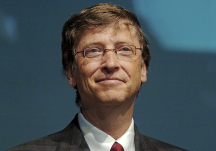 Передбачив смартфони і відеодзвінки: які прогнози з книги Білла Гейтса «Дорога в майбутнє» збулися через 25 років