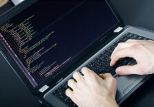 Безкоштовні курси для ІТ-початківців: Front-End, JavaScript, Java, Python та основи програмування