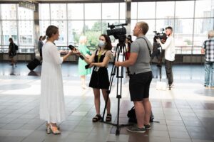 Розпочалась двотижнева виставка DonorUA Art Project у київському залізничному вокзалі "Південний" - community, spetsproekt, news