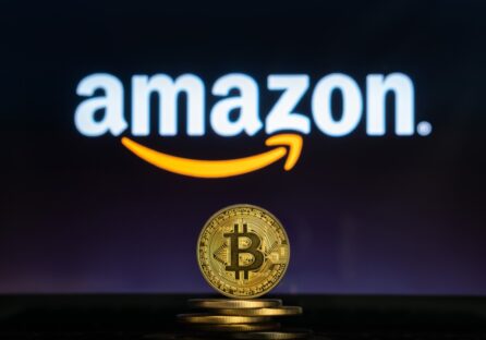 ЗМІ: Amazon почне приймати біткоїн до кінця 2021 року і створить свою криптовалюту до 2022 року