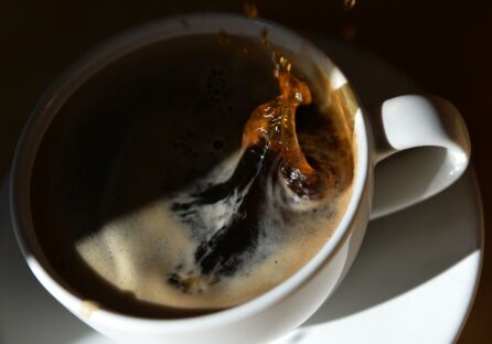 Як пити каву, щоб бути максимально продуктивними: експерти поділилися 3 порадами
