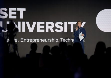 Замість диплома — стартап: Roosh та КШЕ відкривають університет, де викладатимуть ІТ-бізнесмени