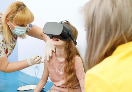 Вперше у Львові впроваджена система VR-вакцинації для діток
