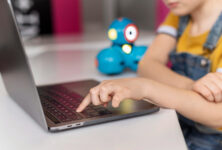 Цифрова гігієна для дітей: Як формувати здорові звички використання екранів та усвідомлене ставлення до технологій у 2026 році