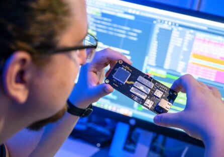 Технології та відповідальність: Logitech скорочує викиди, Bosch визначає курс на 2030-й, Київстар тестує 5G